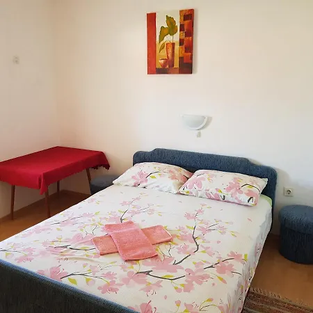 Nikol Apartmán Lopar