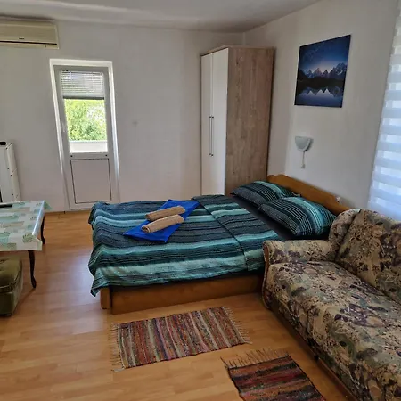 Nikol Apartmán Lopar