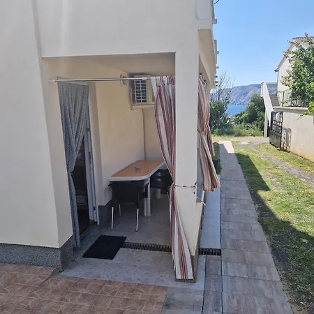 Nikol Apartmán Lopar